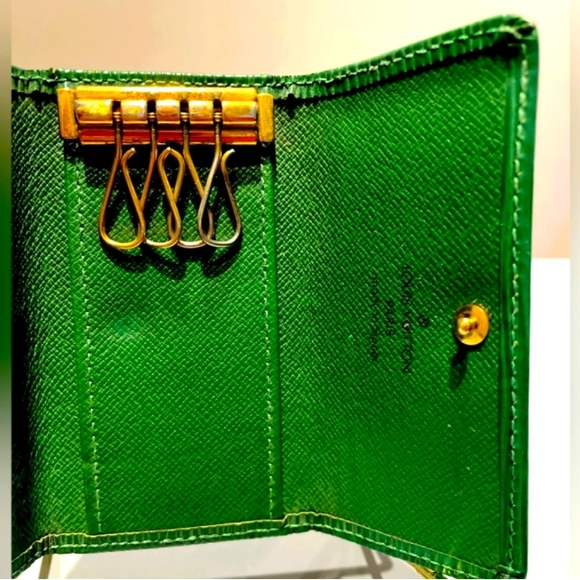 AUTHENTIC LOUIS VUITTON EPI 4 KEY HOLDER WALLET GUC - Picture 7 of 7